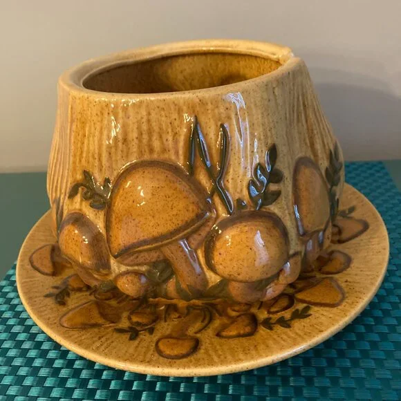 3D Mushroom Shapes Ceramic Serving Bowl Soup Tureen With Ladle and Plate 4 PcSet